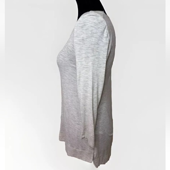 Anthropologie Pure + Good Top XS Ivory Satin Trim Stretch V Neck Soft T Shirt - Picture 3 of 8